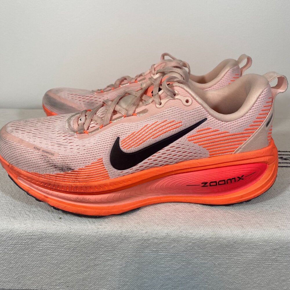 Nike Vomero 18 - size 9 - Picture 2 of 5